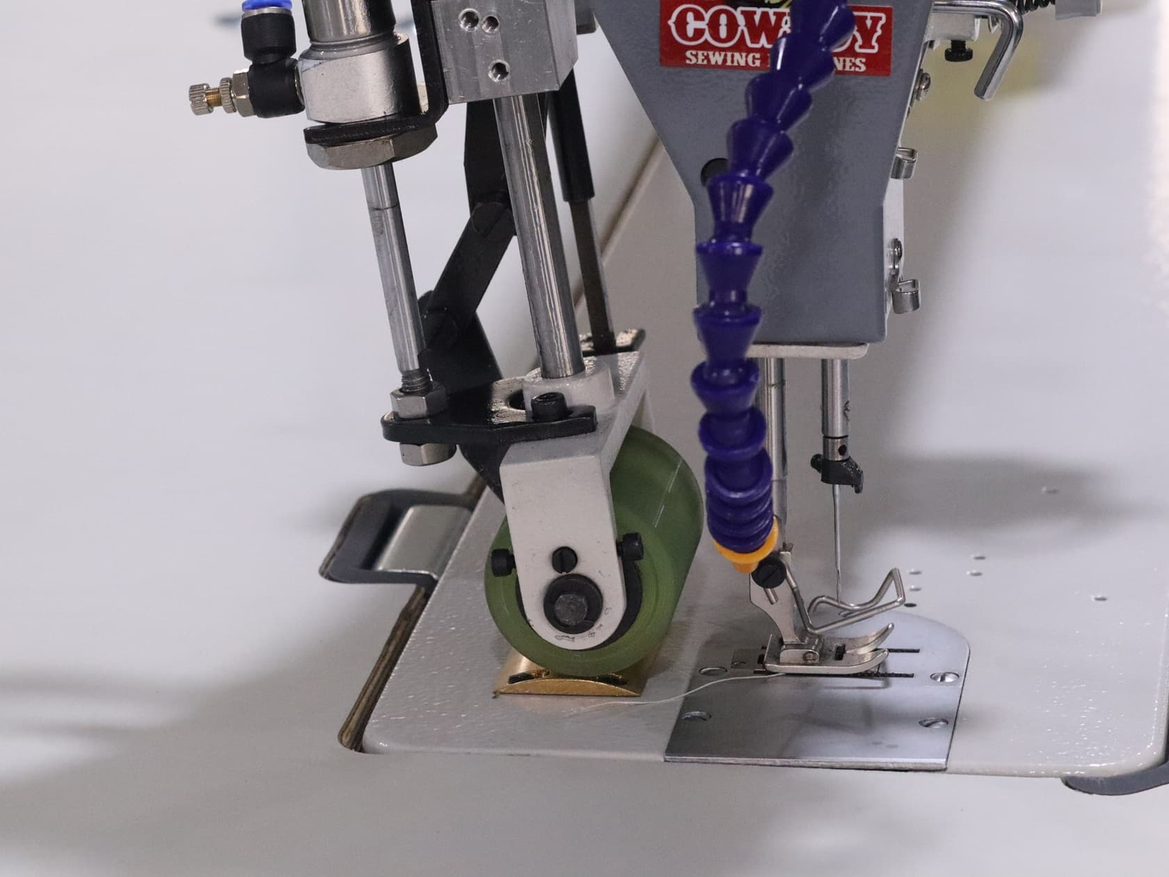 Long Arm Zigzag Spinnakers Sewing Machine