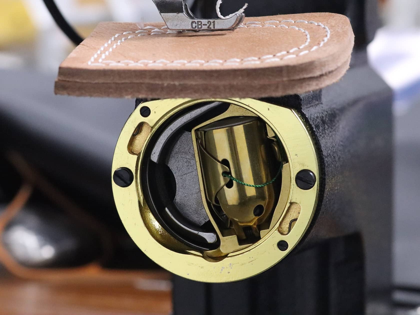 Heavy duty hand operated leather sewing machine